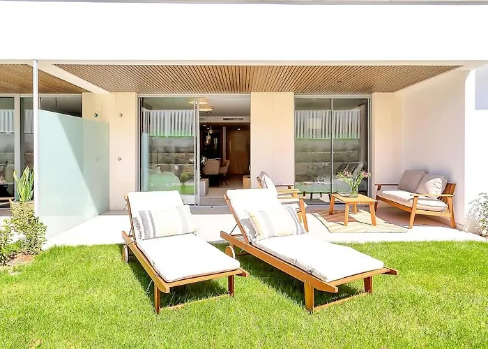 Beachside Retreat In Elviria, Near All Amenities!